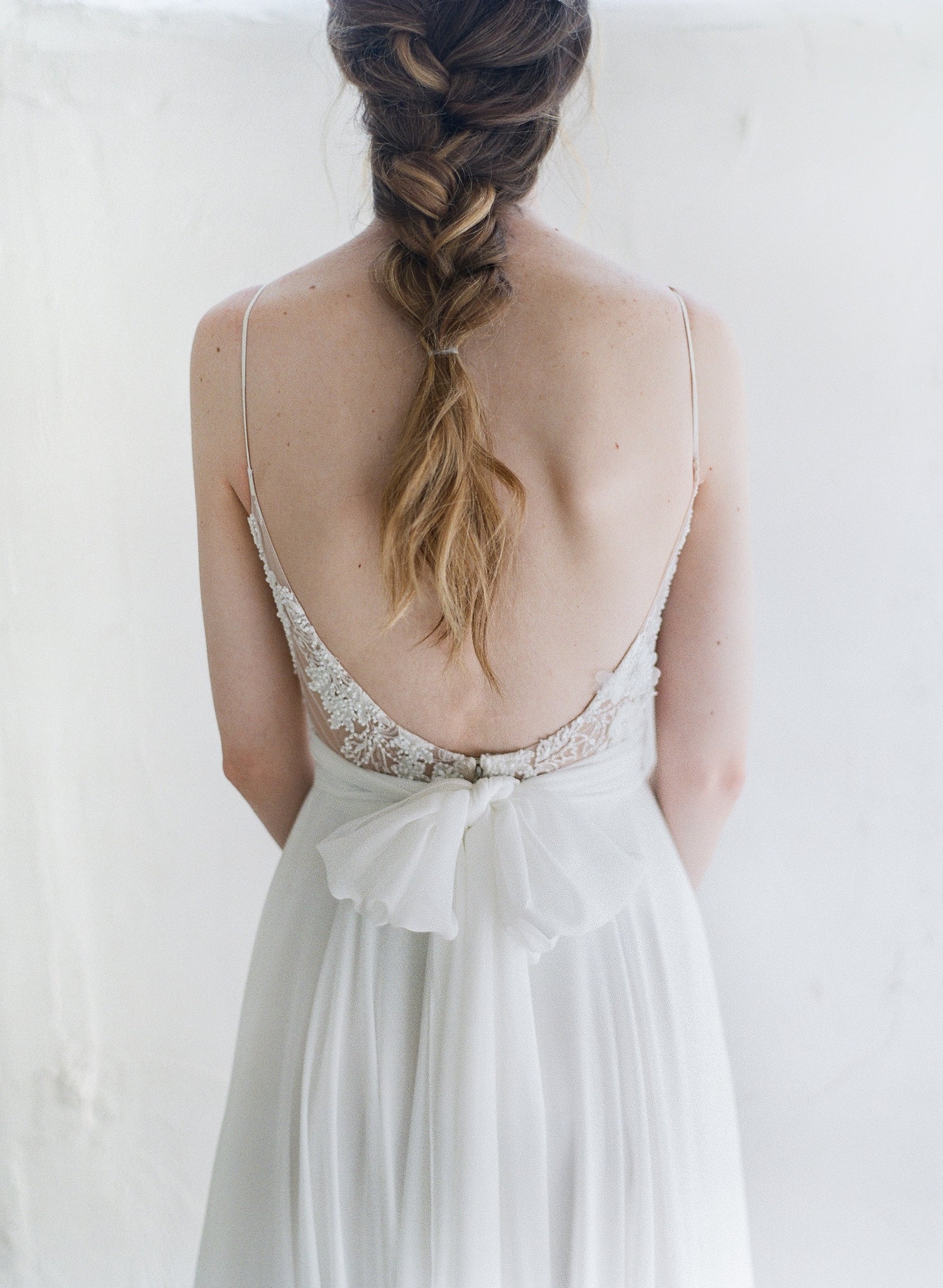 Flowy chiffon dress sash in off-white