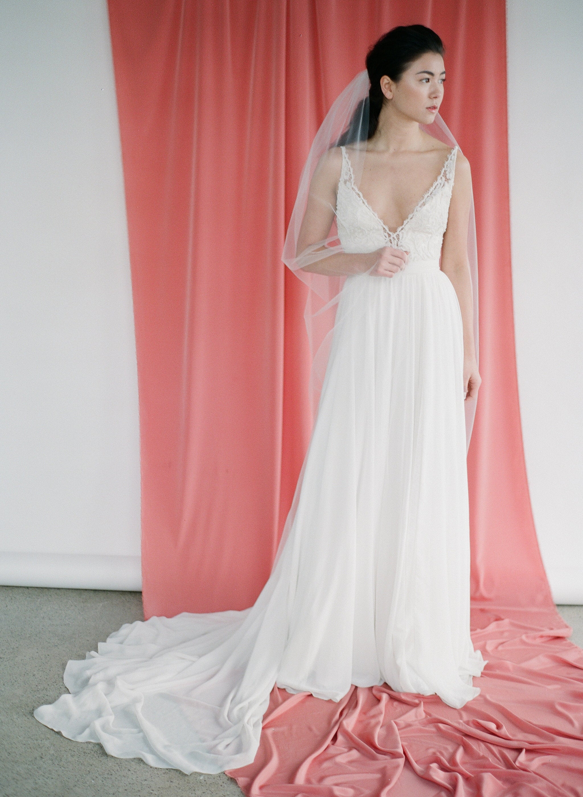 Simple classic offwhite tulle veil