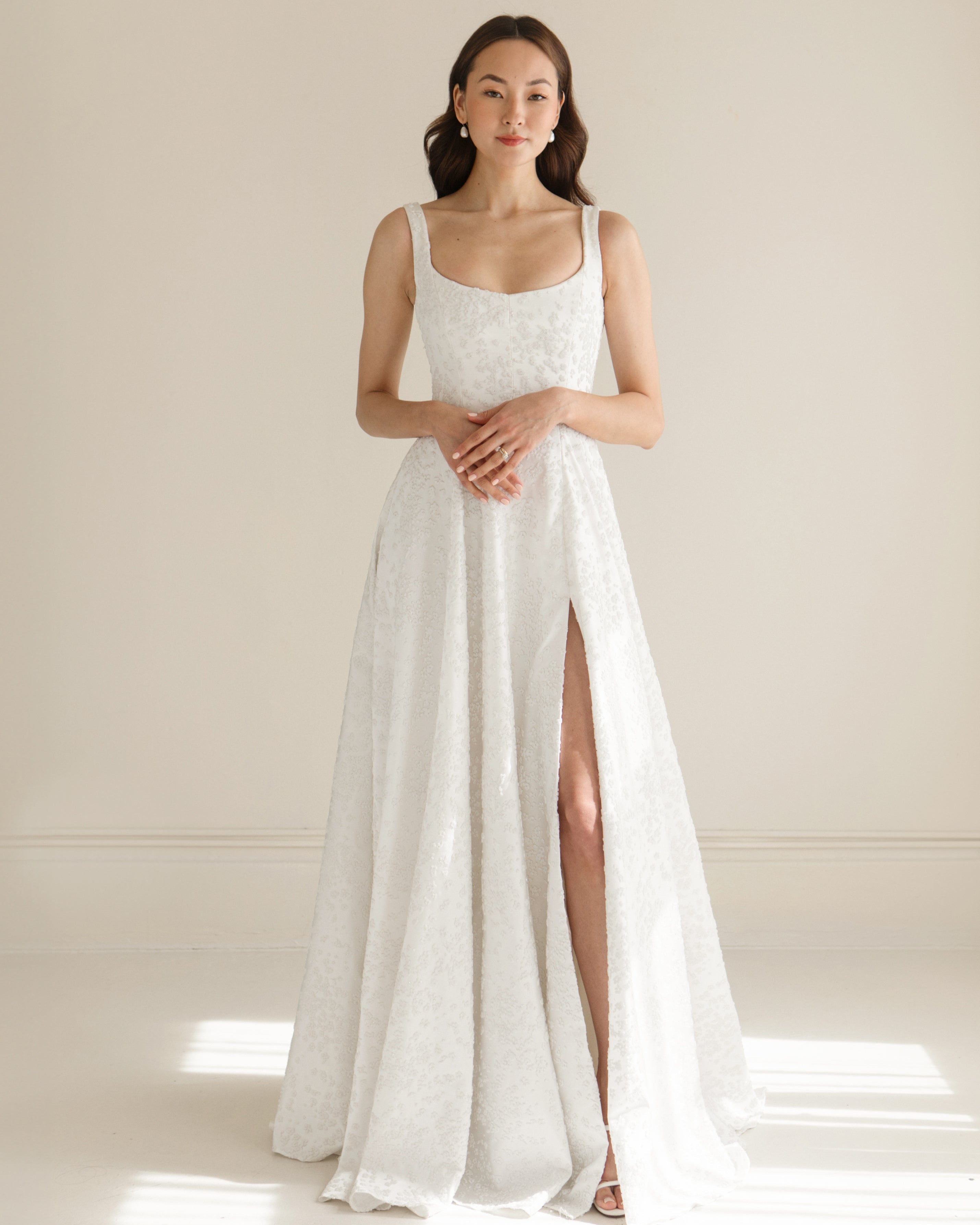 Whitney wedding dress 60 photos - Astyledwedding.com Whitney wedding dress 60 photos - Astyledwedding.com